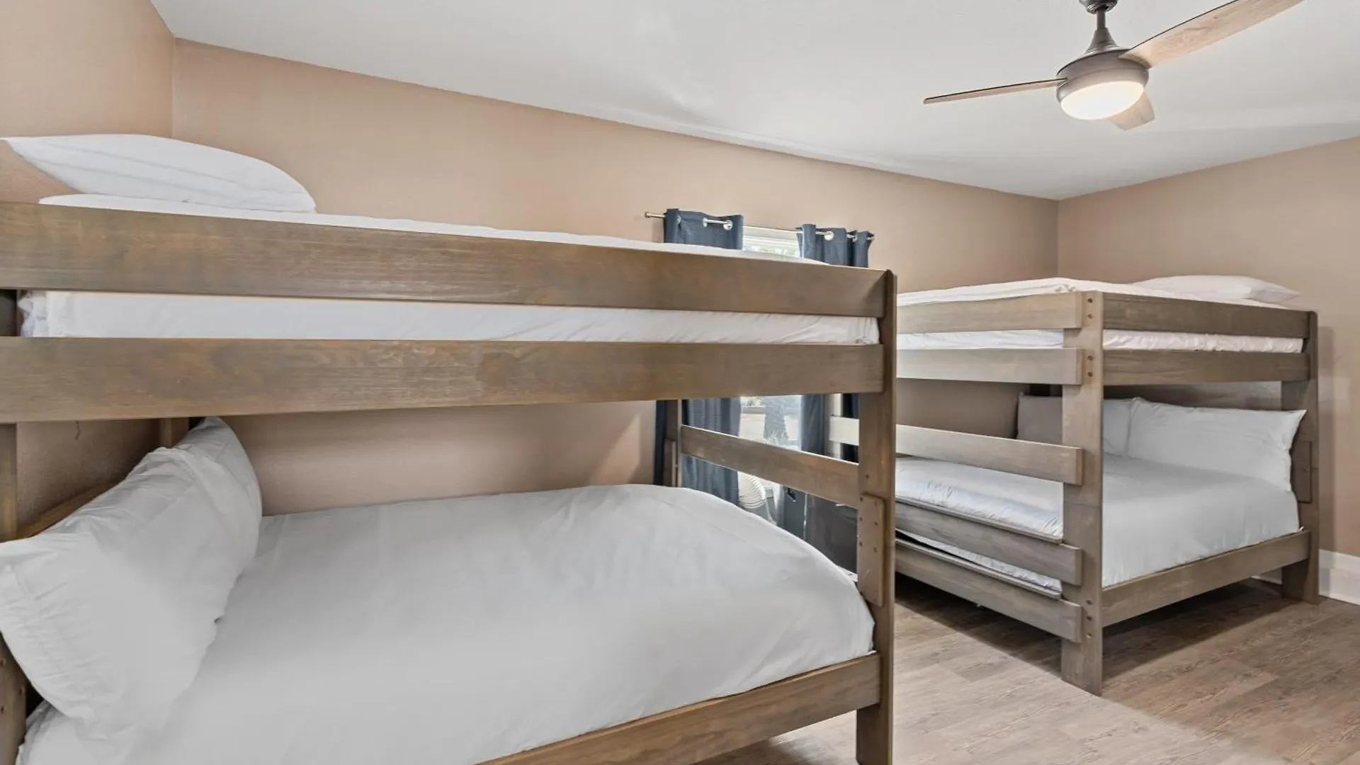 Pcb Group-Friendly Duplex W Pool Backyard Lounge 2 Kitchens Villa Panama City Beach 0*,  ABD
